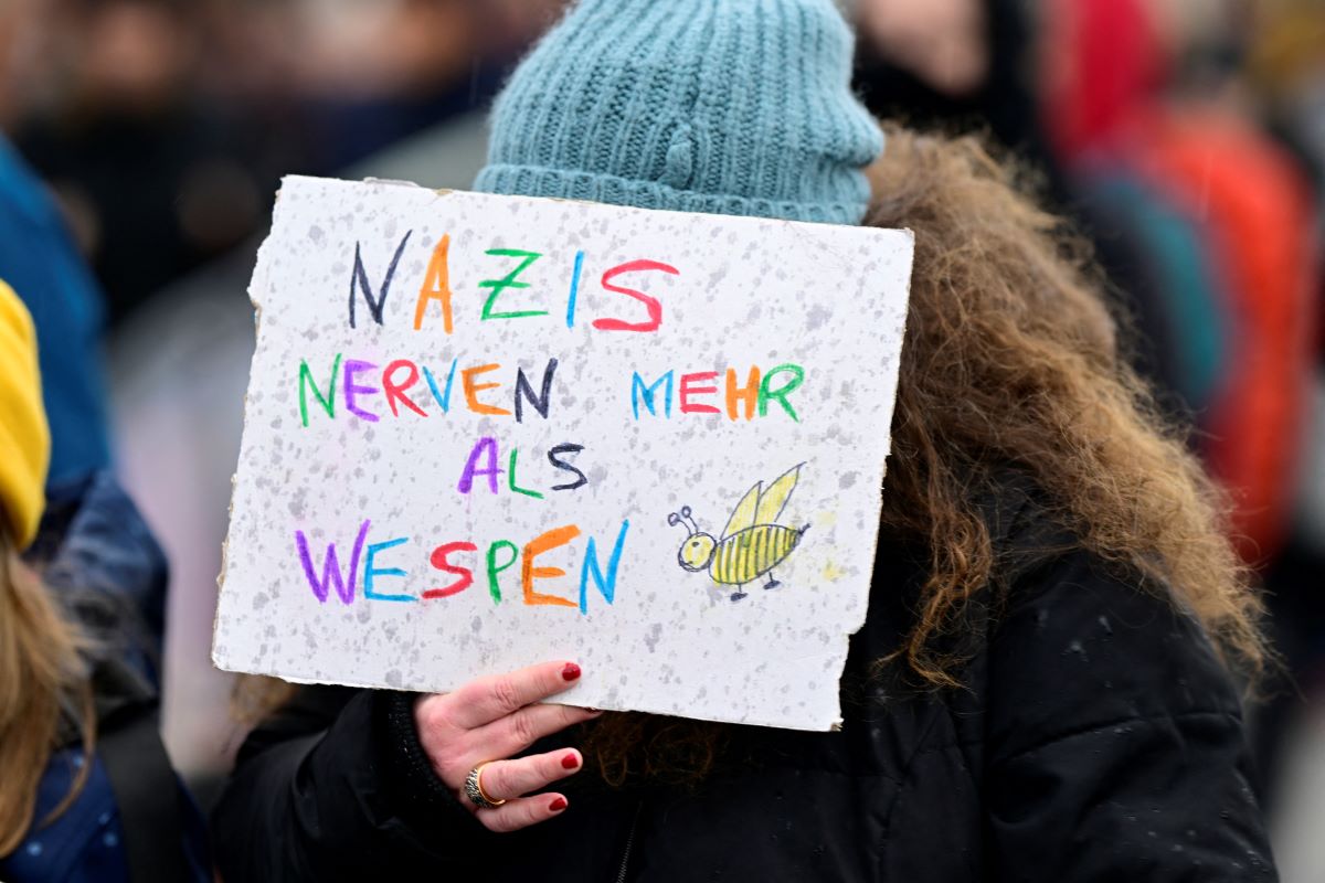 Δεκάδες χιλιάδες Γερμανοί διαδήλωσαν και πάλι κατά της ακροδεξιάς