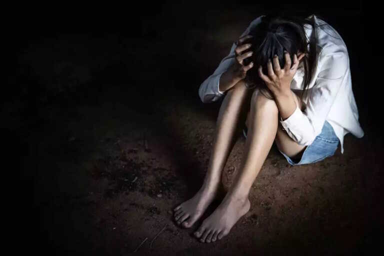 Σκηνές τρόμου για μια 16χρονη στο Χαϊδάρι - «Με άρπαξε από τα μαλλιά και προσπάθησε να με βάλει στο αμάξι»