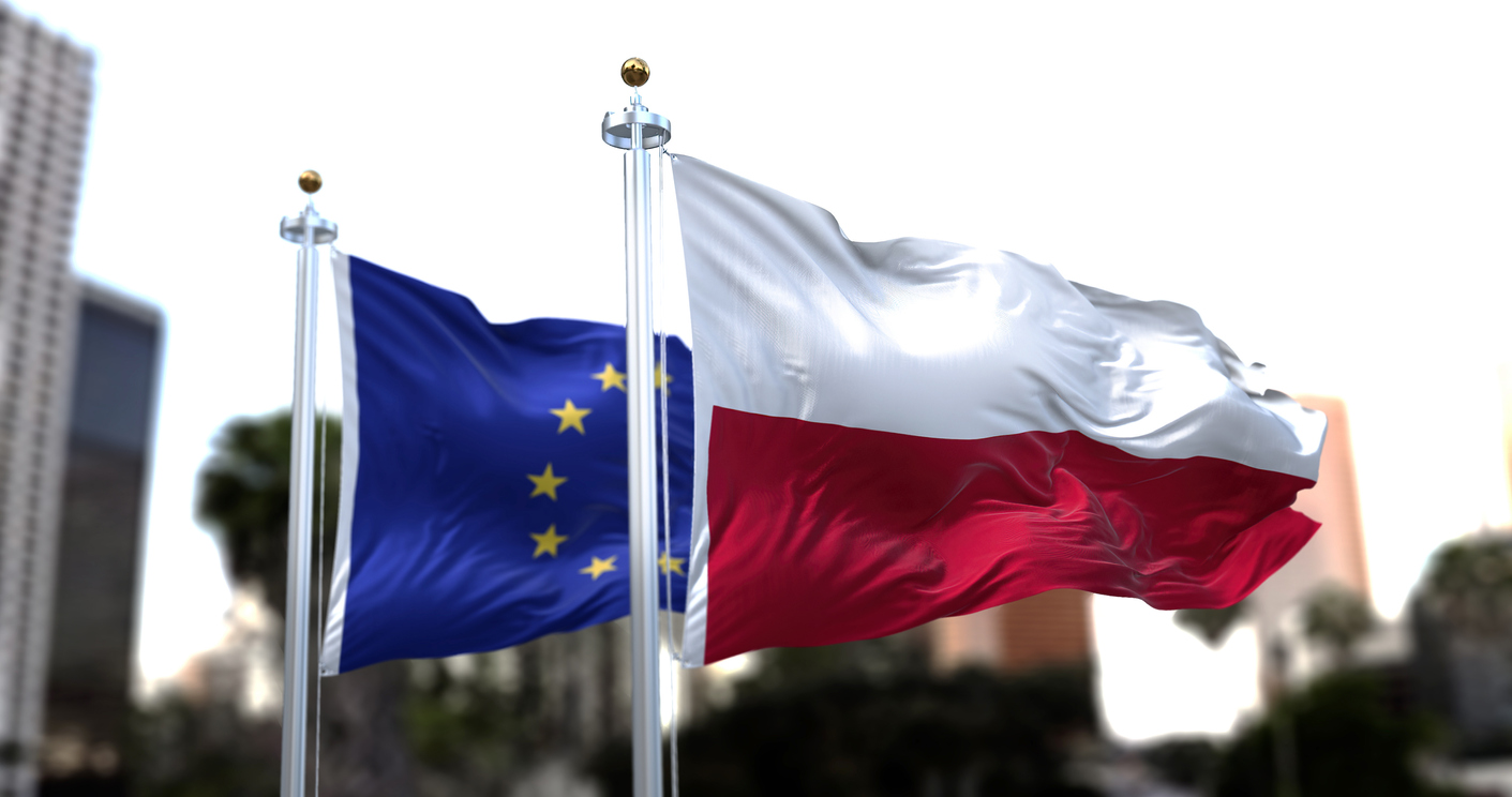 H Ευρωπαϊκή Επιτροπή ανοίγει το δρόμο για τη χρηματοδότηση της Πολωνίας με 137 δισ. ευρώ