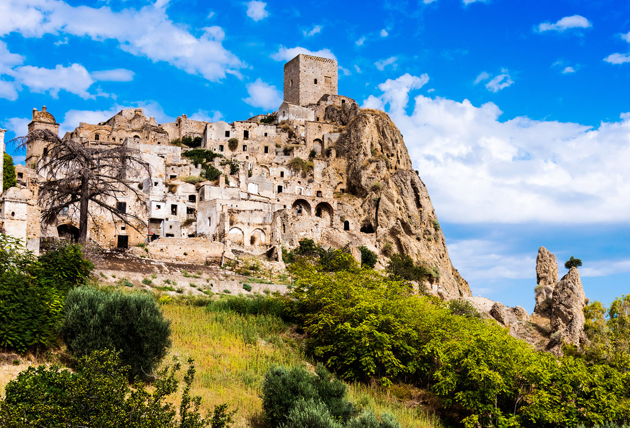 Craco: Η ελληνική πόλη – φάντασμα στην Ιταλία που δεν μπορεί να κατοικηθεί ξανά