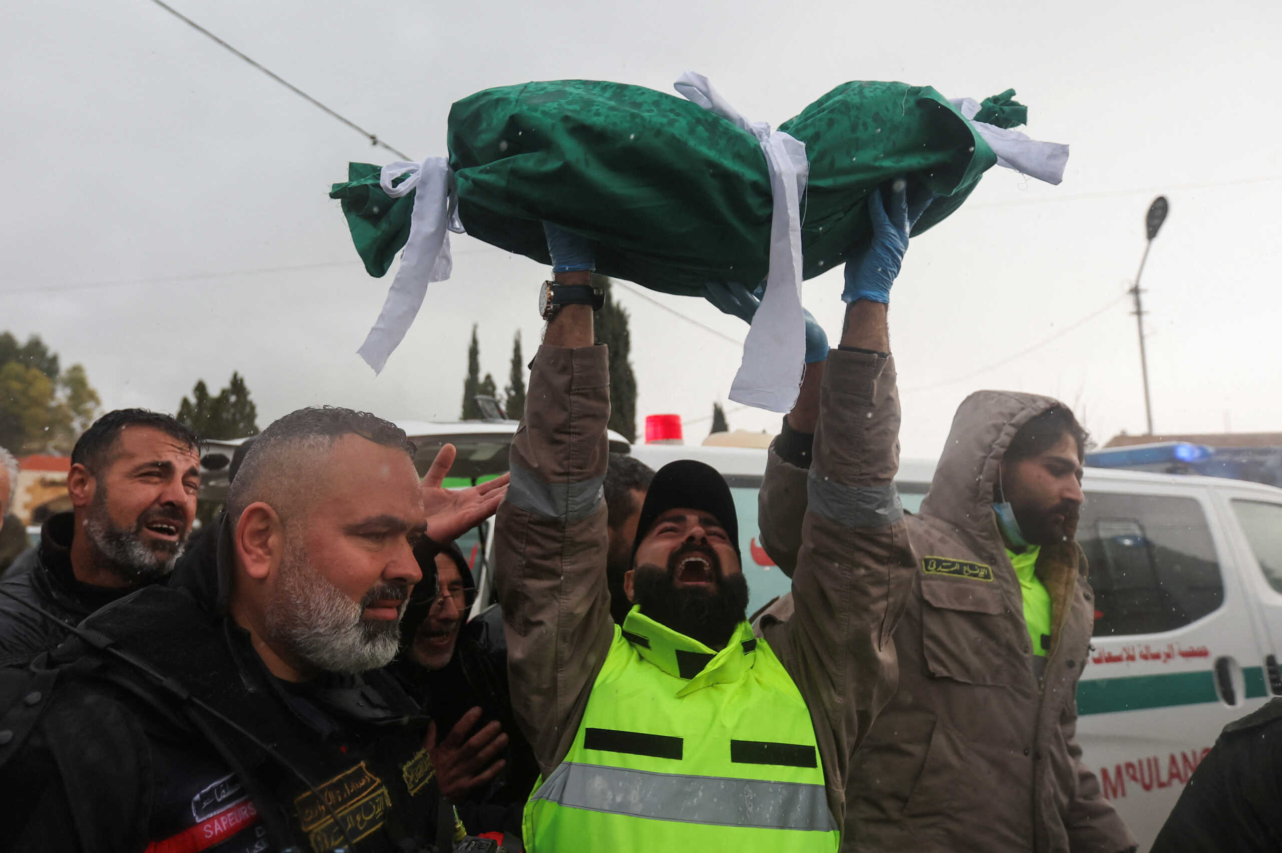 Η Χεζμπολάχ απειλεί με αντίποινα το Ισραήλ μετά τις επιθέσεις που σκότωσαν αμάχους και παιδιά
