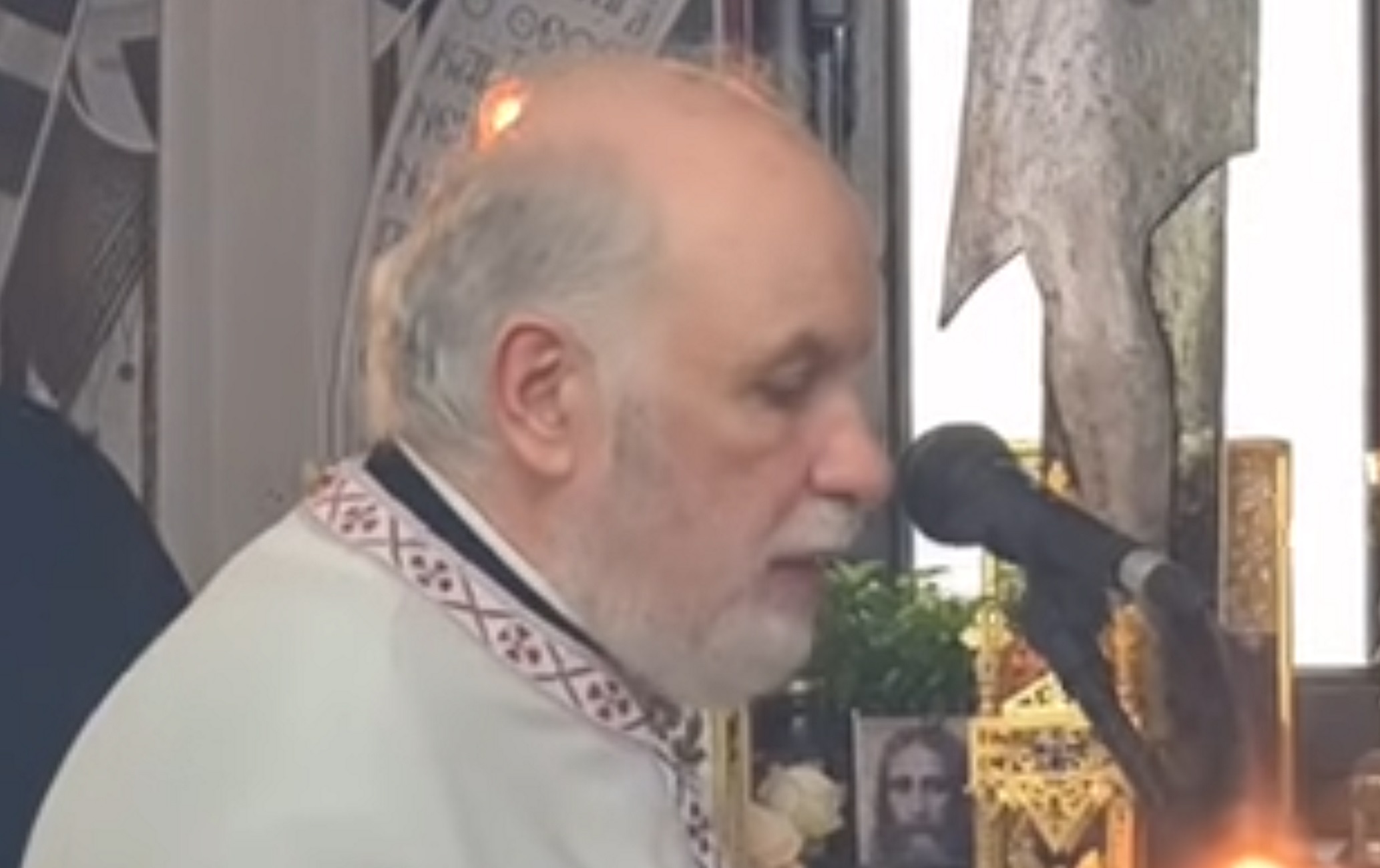 Πατέρας Δημήτριος Λουπασάκης: Δάκρυσε στη γιορτή του Αγίου Ισιδώρου στην Κρήτη