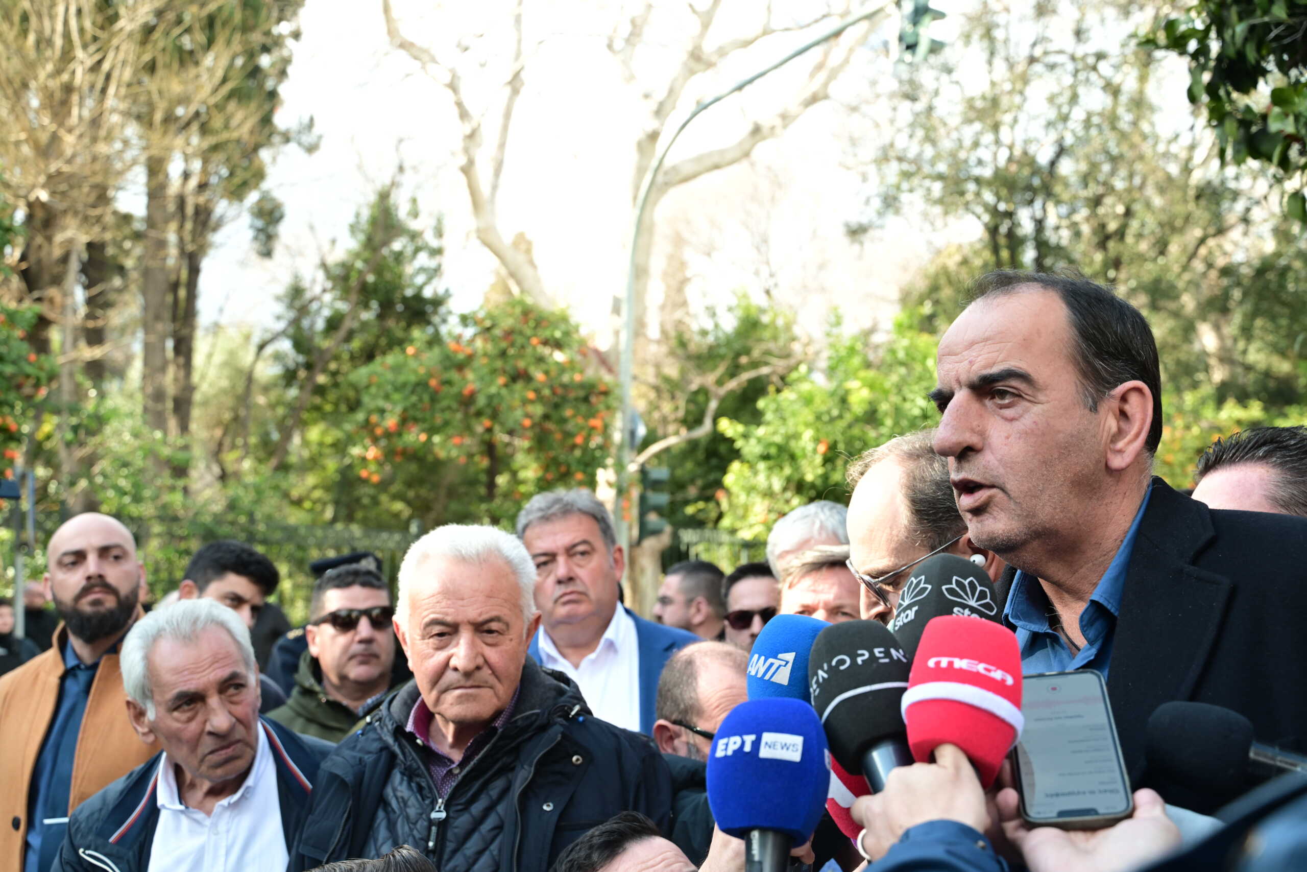 Συνάντηση του Πρωθυπουργού Κυριάκου Μητσοτάκη με το Προεδρείο της Εθνικής Ένωσης Αγροτικών Συνεταιρισμών, στο Μέγαρο Μαξίμου, Τρίτη 13 Φεβρουαρίου 2024. 
(ΤΑΤΙΑΝΑ ΜΠΟΛΑΡΗ