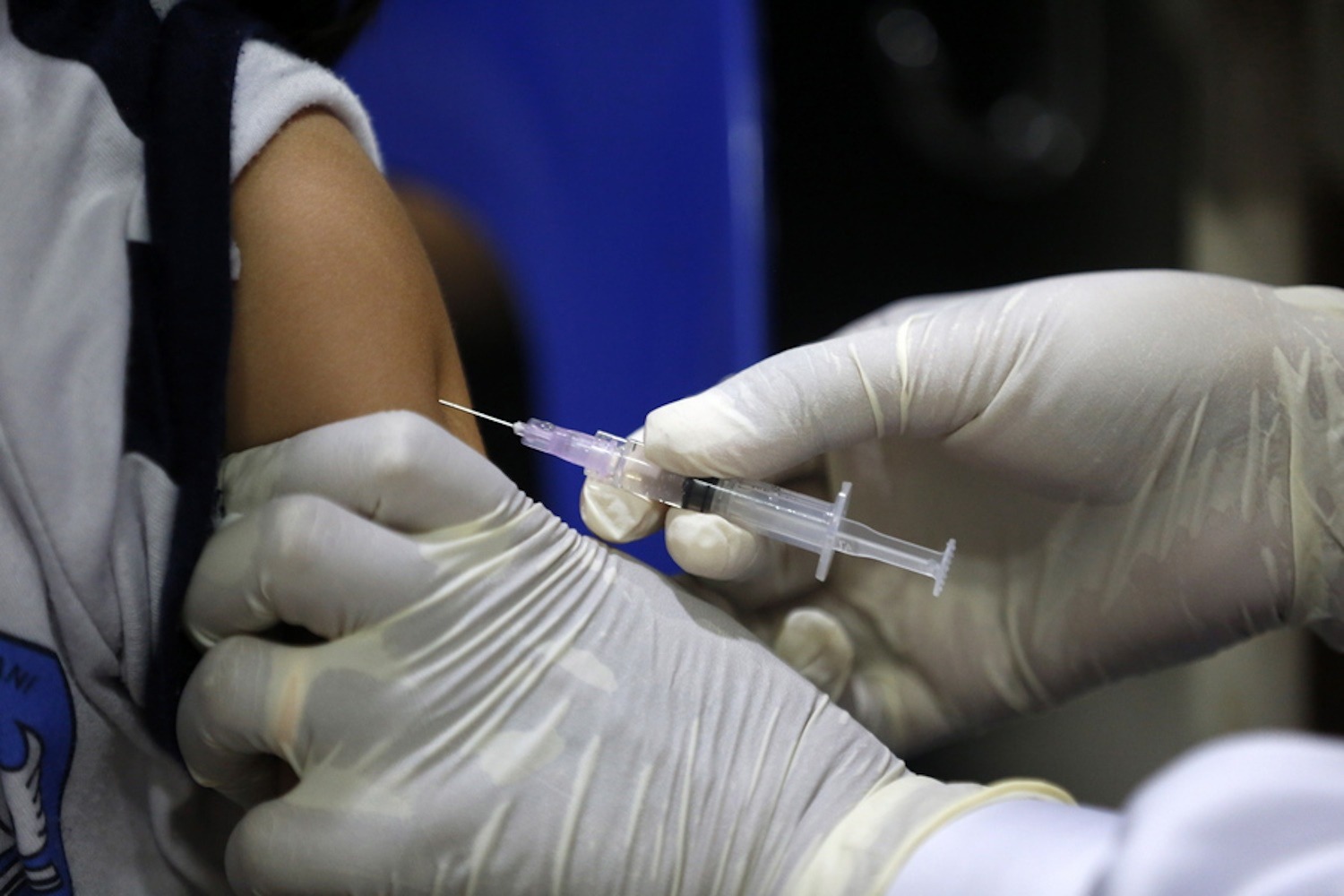Ιλαρά: Ποιοι πρέπει να κάνουν το εμβόλιο – Τι ισχύει για όσους γεννήθηκαν μετά το 1970