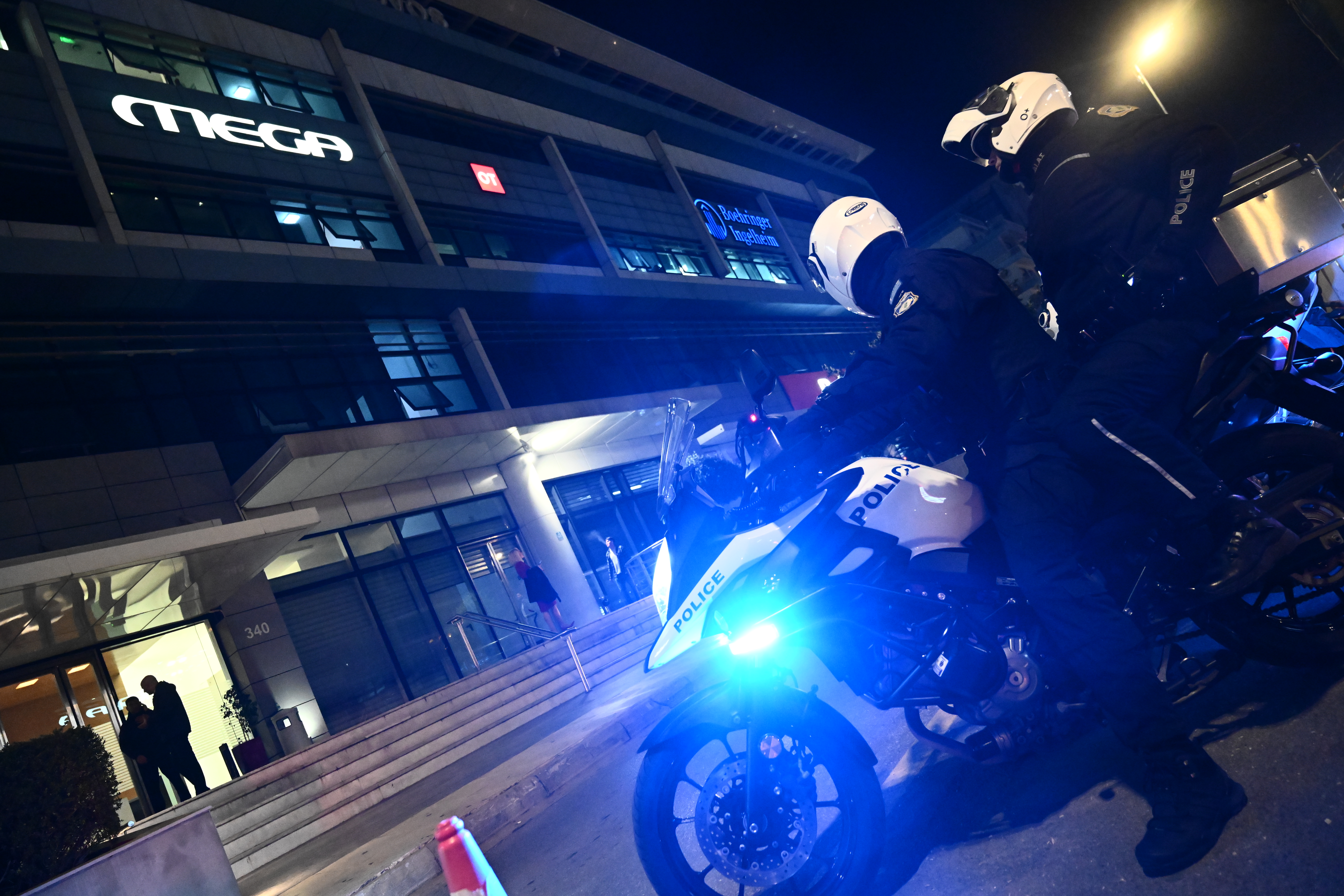 Τηλεφώνημα για βόμβα στις εγκαταστάσεις του MEGA στη λεωφόρο Συγγρού. Παρασκευή 9 Φεβρουαρίου 2024   (ΚΩΣΤΑΣ ΤΖΟΥΜΑΣ