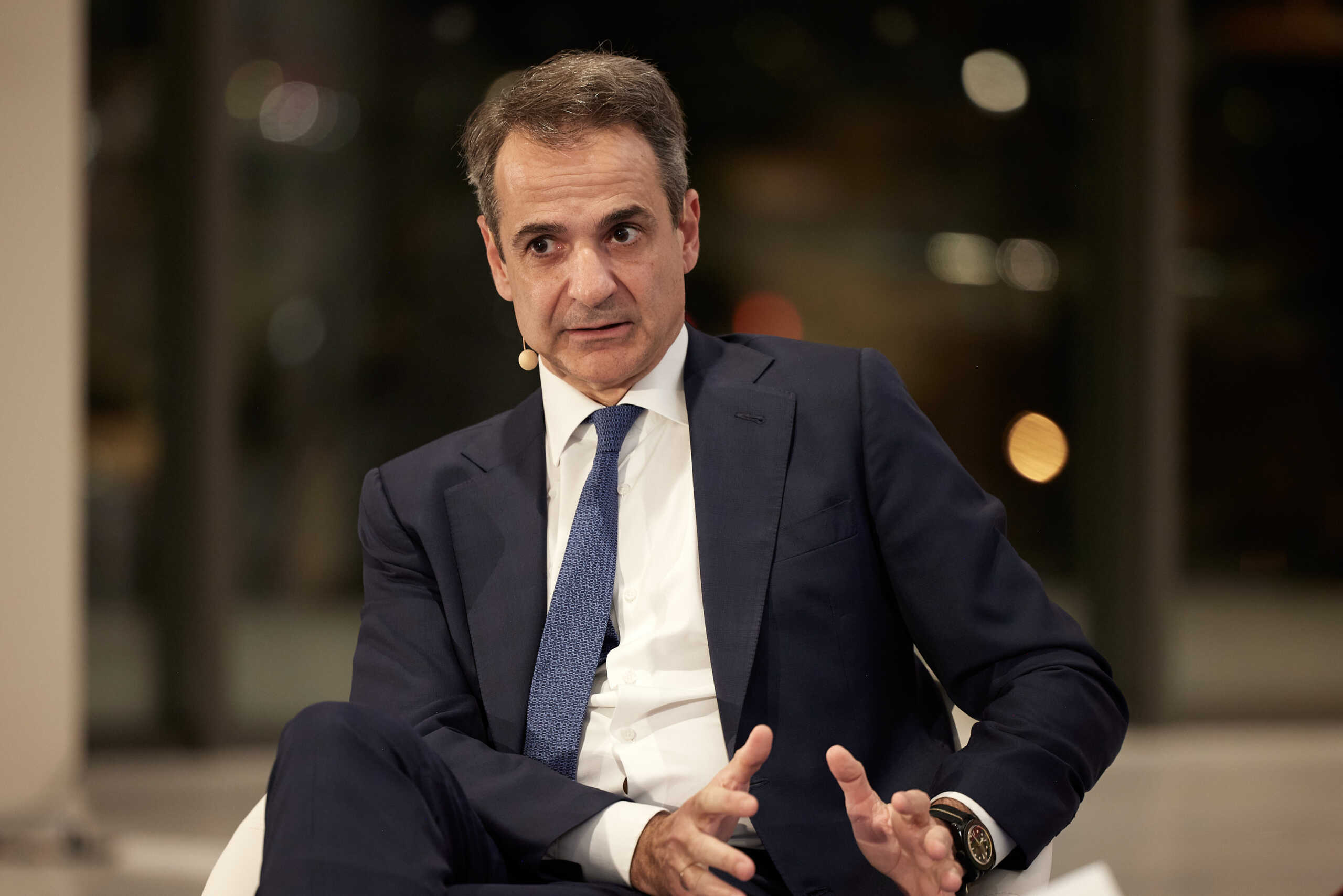 Ο Πρωθυπουργός Κυριάκος Μητσοτάκης στο συνέδριο "ΜΕΤΑΠΟΛΙΤΕΥΣΗ. 50 χρόνια μετά"  Το συνέδριο διοργανώθηκε από την εφημερίδα "Η Καθημερινή", το Μορφωτικό Ίδρυμα Εθνικής Τραπέζης (ΜΙΕΤ), το Οικονομικό Φόρουμ Δελφών και το Ελληνικό Παρατηρητήριο του London School of Economics. Πέμπτη 29 Φεβρουαρίου 2024.  (ΔΗΜΗΤΡΗΣ ΠΑΠΑΜΗΤΣΟΣ