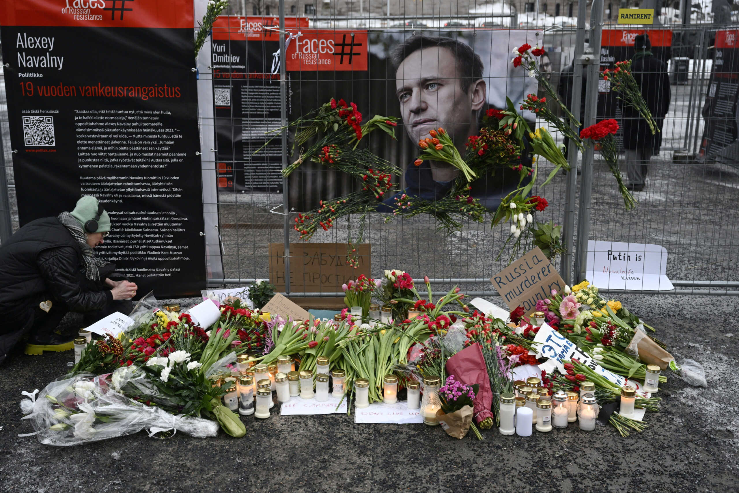 Tributes are laid at a makeshift memorial, following the death of Russian opposition leader Alexei Navalny, in Helsinki, Finland, February 17, 2024. Markku Ulander