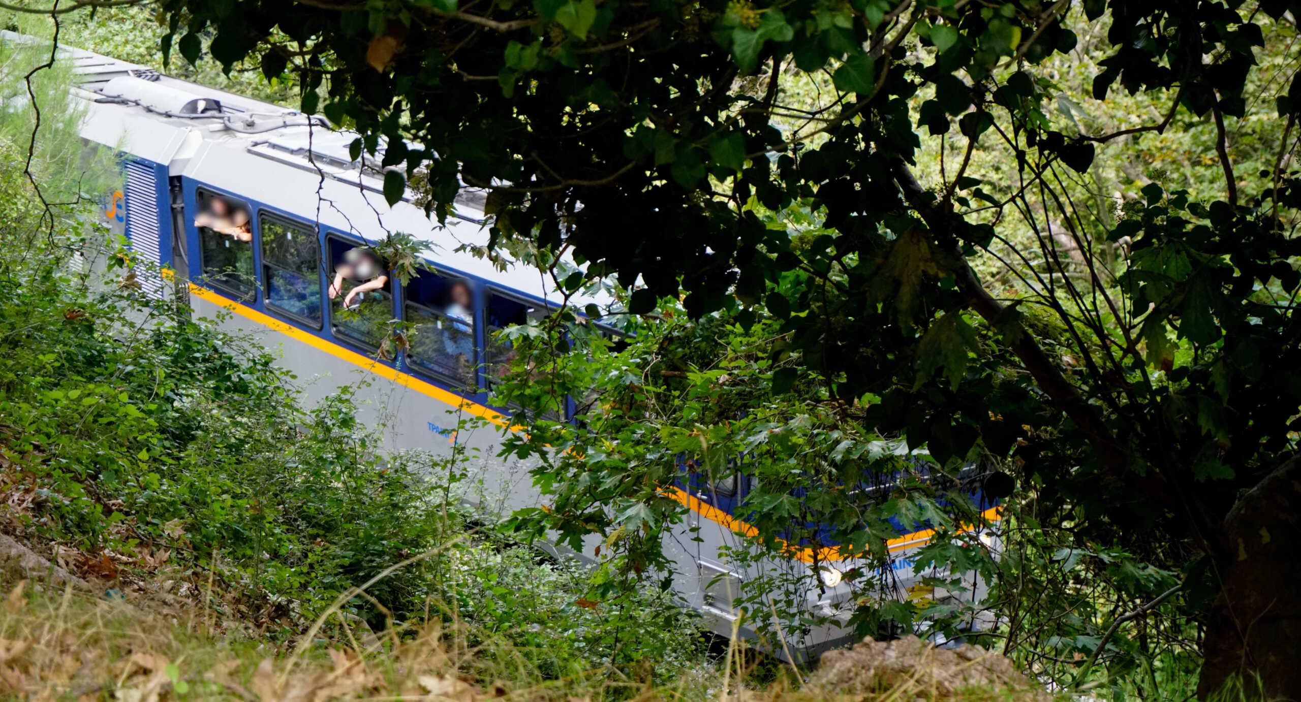 Οδοντωτός: Απεγκλωβίστηκε το τρένο που είχε κολλήσει στα Καλάβρυτα λόγω κατολίσθησης