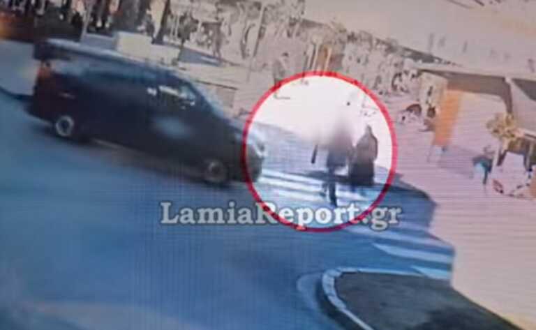 Βίντεο ντοκουμέντο με τη στιγμή της παράσυρσης πεζού από βανάκι σε διάβαση της Λαμίας