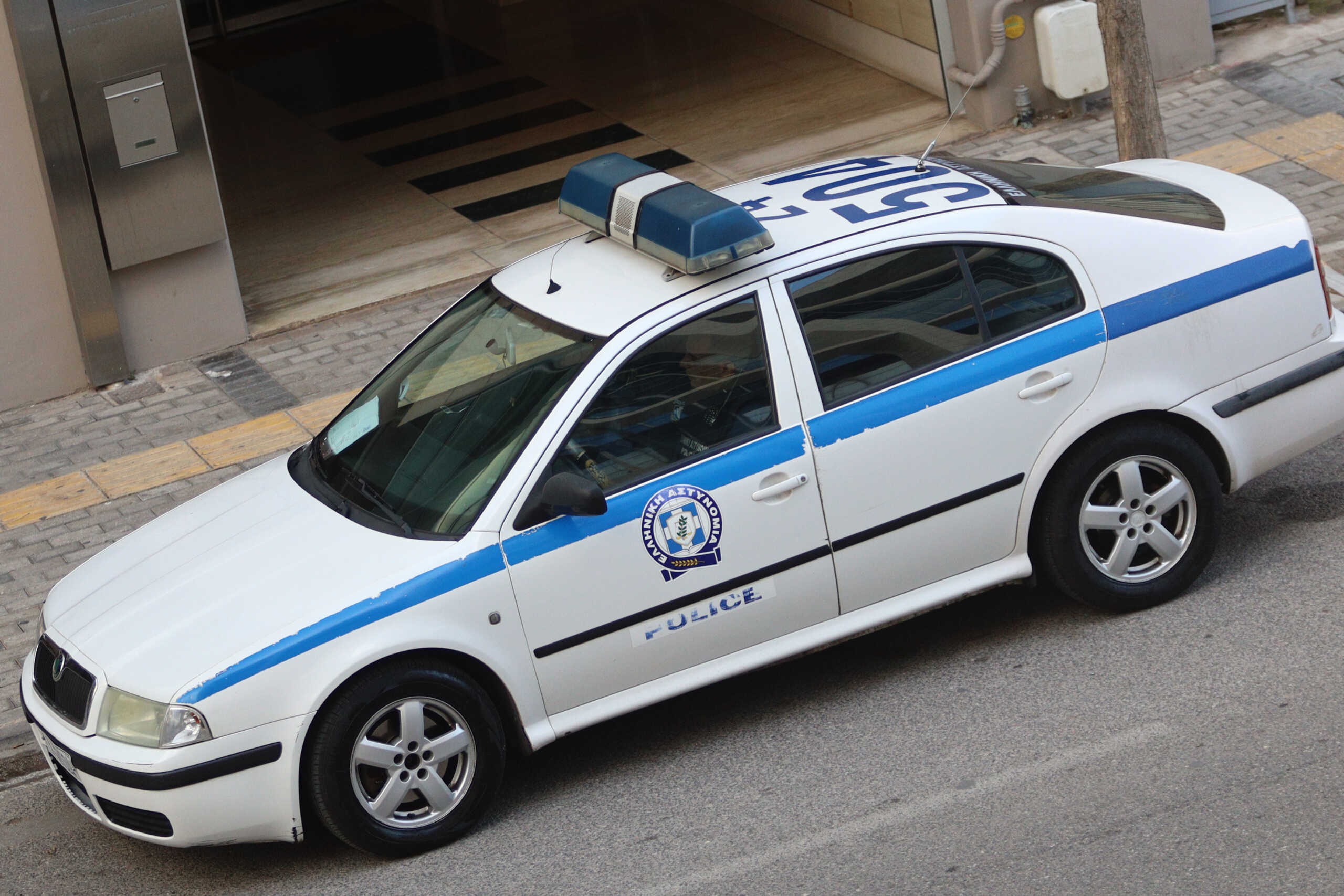 Θεσσαλονίκη: Συνελήφθη 59χρονος που δήλωνε «Εθνικός Εισαγγελέας» και απειλούσε ότι θα χρησιμοποιήσει όπλα