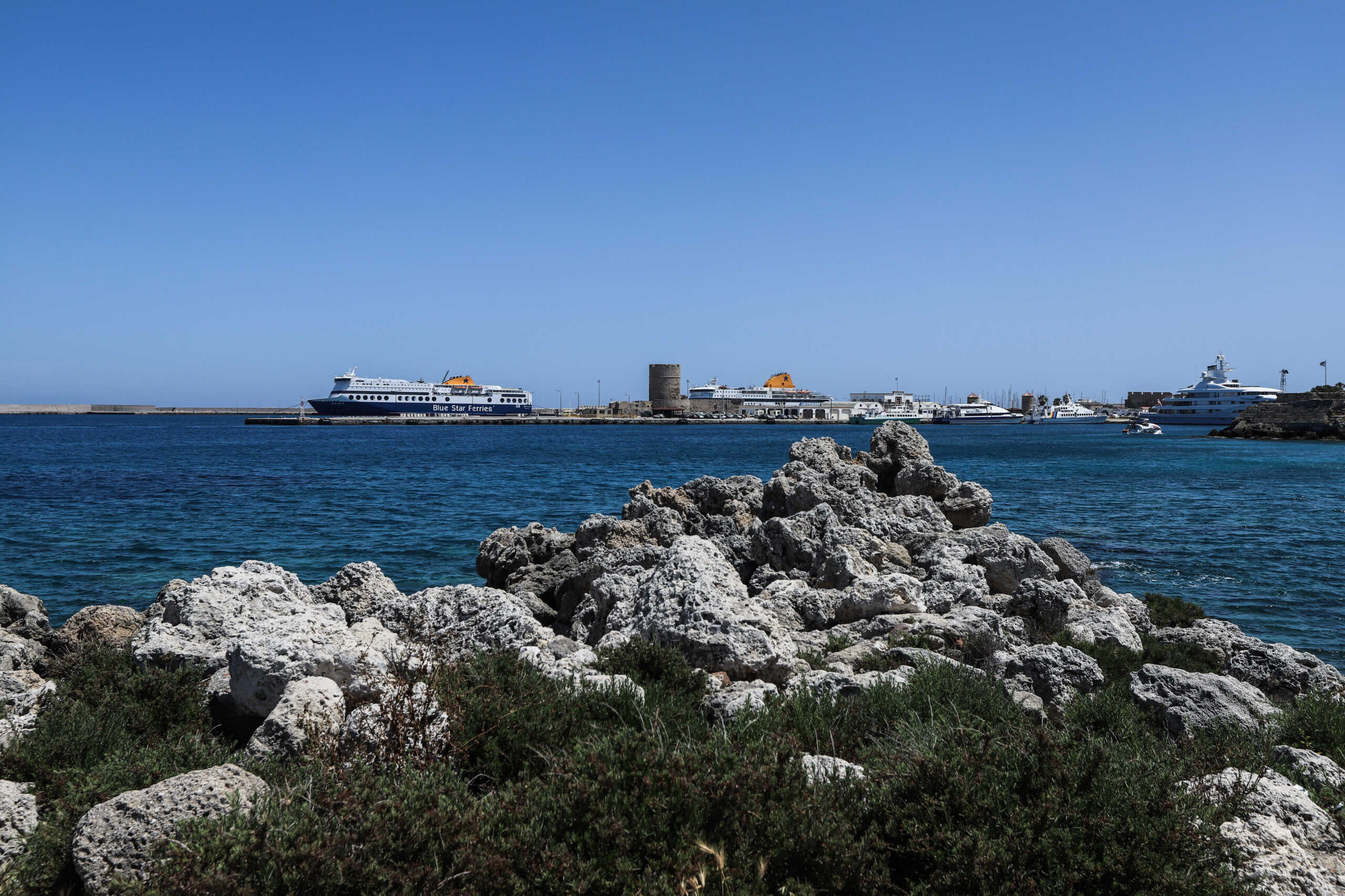 Στιγμιότυπο από την Παλιά Πόλη της Ρόδου.
(ΑΡΓΥΡΩ ΑΝΑΣΤΑΣΙΟΥ