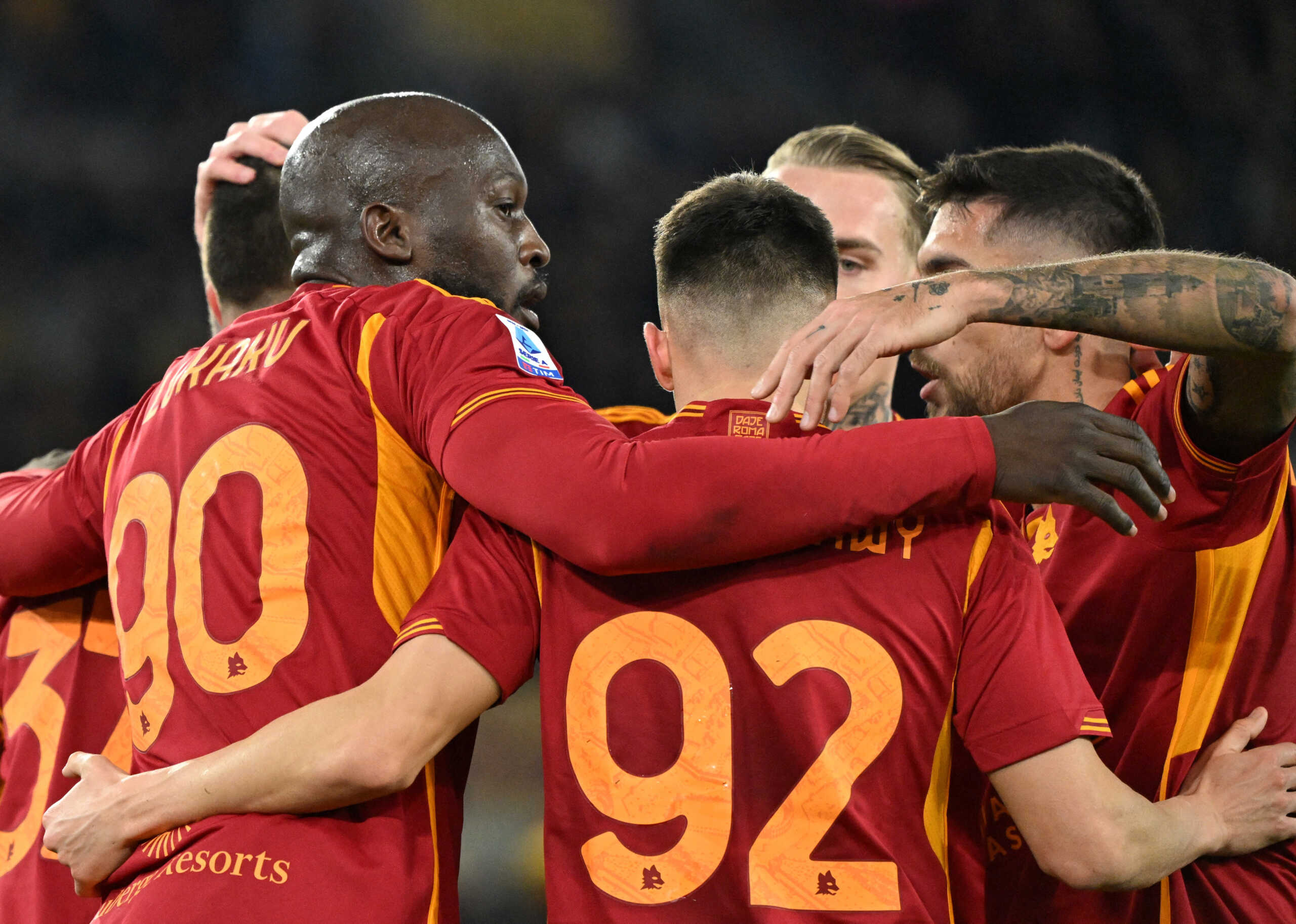 Soccer Football - Serie A - AS Roma v Hellas Verona - Stadio Olimpico, Rome, Italy - January 20, 2024 AS Roma's Romelu Lukaku celebrates scoring their first goal with teammates REUTERS