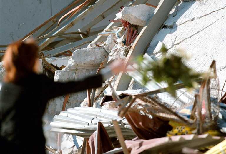 «Πετούσαν τα παιδιά τους από τα μπαλκόνια»: 43 χρόνια από τον σεισμό των 6,7 Ρίχτερ στις Αλκυονίδες