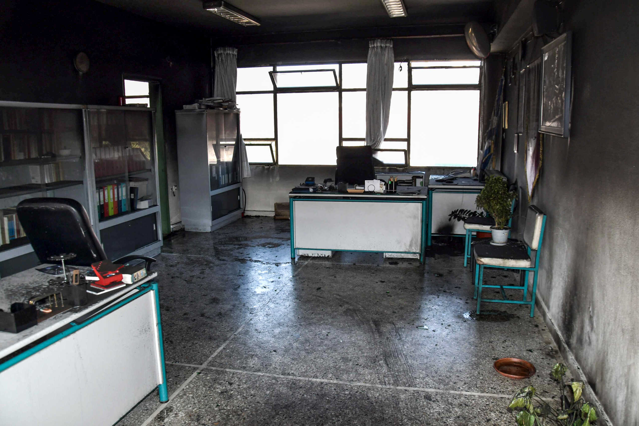 Βόλος: Προσπάθησαν να κάψουν ένα ολόκληρο σχολείο και άφησαν ζημιές χιλιάδων ευρώ