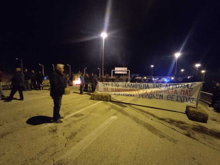 Αγρότες απέκλεισαν το λιμάνι της Ηγουμενίτσας, ετοιμάζεται μπλόκο στην Ιωαννίνων – Κοζάνης