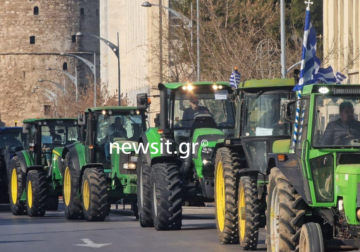 Θεσσαλονίκη: Αγρότες έφτασαν στο Λευκό Πύργο με τα τρακτέρ τους