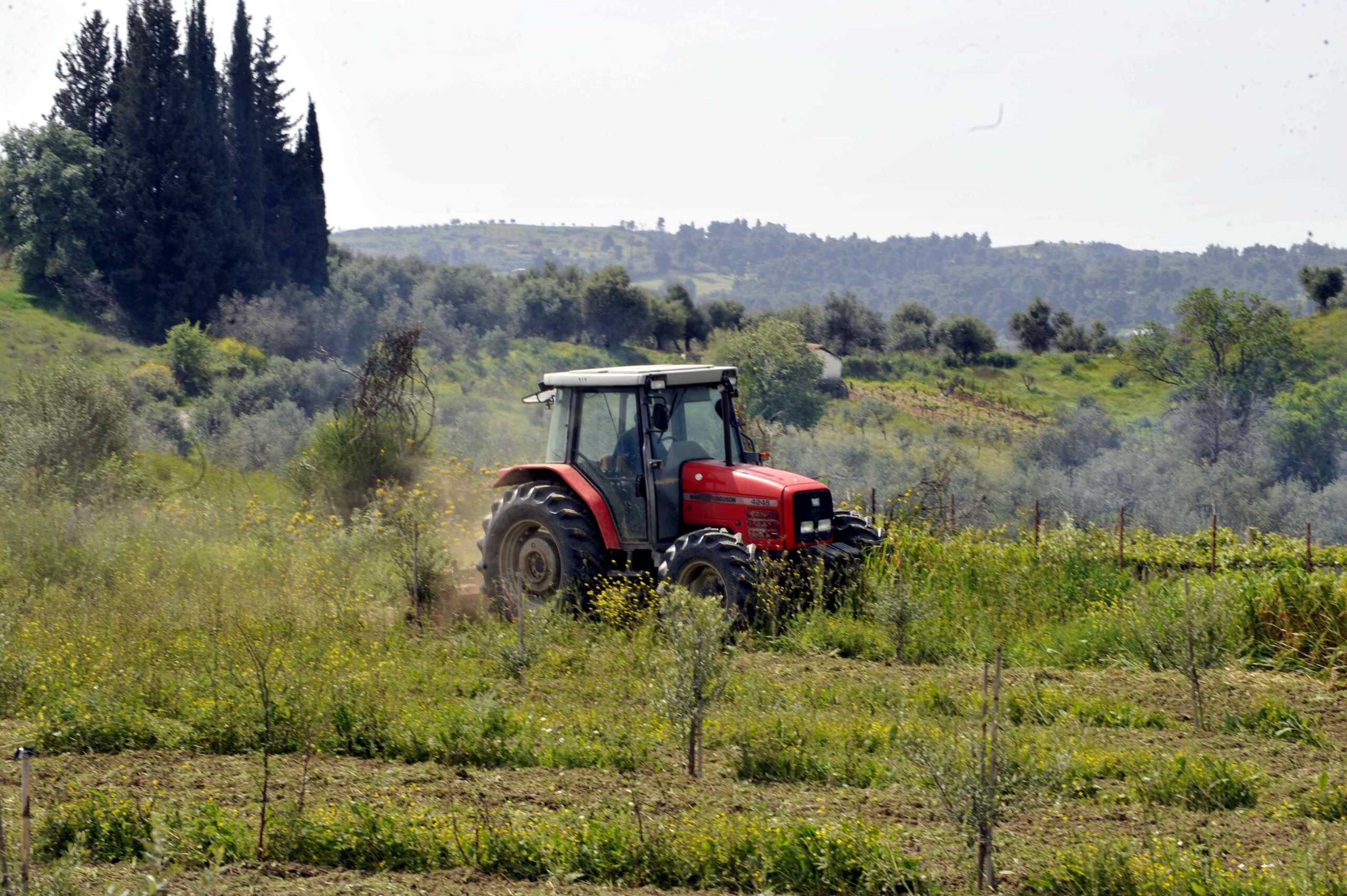 Ηράκλειο: Νεκρός 77χρονος αγρότης – Καταπλακώθηκε από το τρακτέρ του