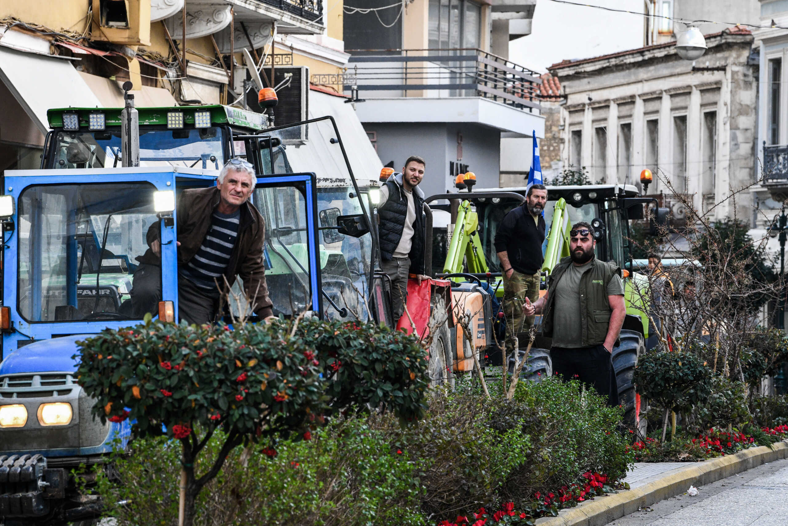 Αγρότες: Κλιμακώνονται οι κινητοποιήσεις και τα μπλόκα μετά τη συνάντηση με τον Μητσοτάκη – Ετοιμάζεται κάθοδος στην Αθήνα