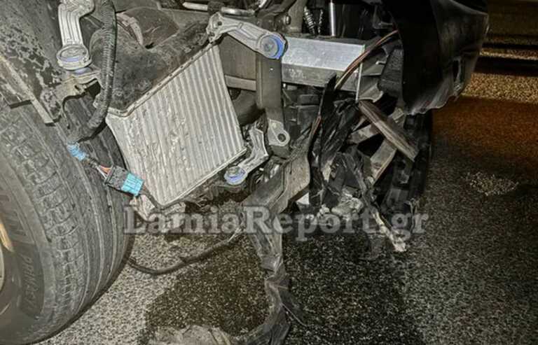 Δείτε πώς έγινε αυτοκίνητο μετά τη σύγκρουση με αγριογούρουνα στην εθνική οδό Λαμίας - Καρπενησίου