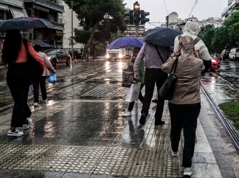 Ισχυρές βροχές και χαλάζι ακόμα και στην Αττική - Πού θα χτυπήσει η κακοκαιρία τις επόμενες ώρες