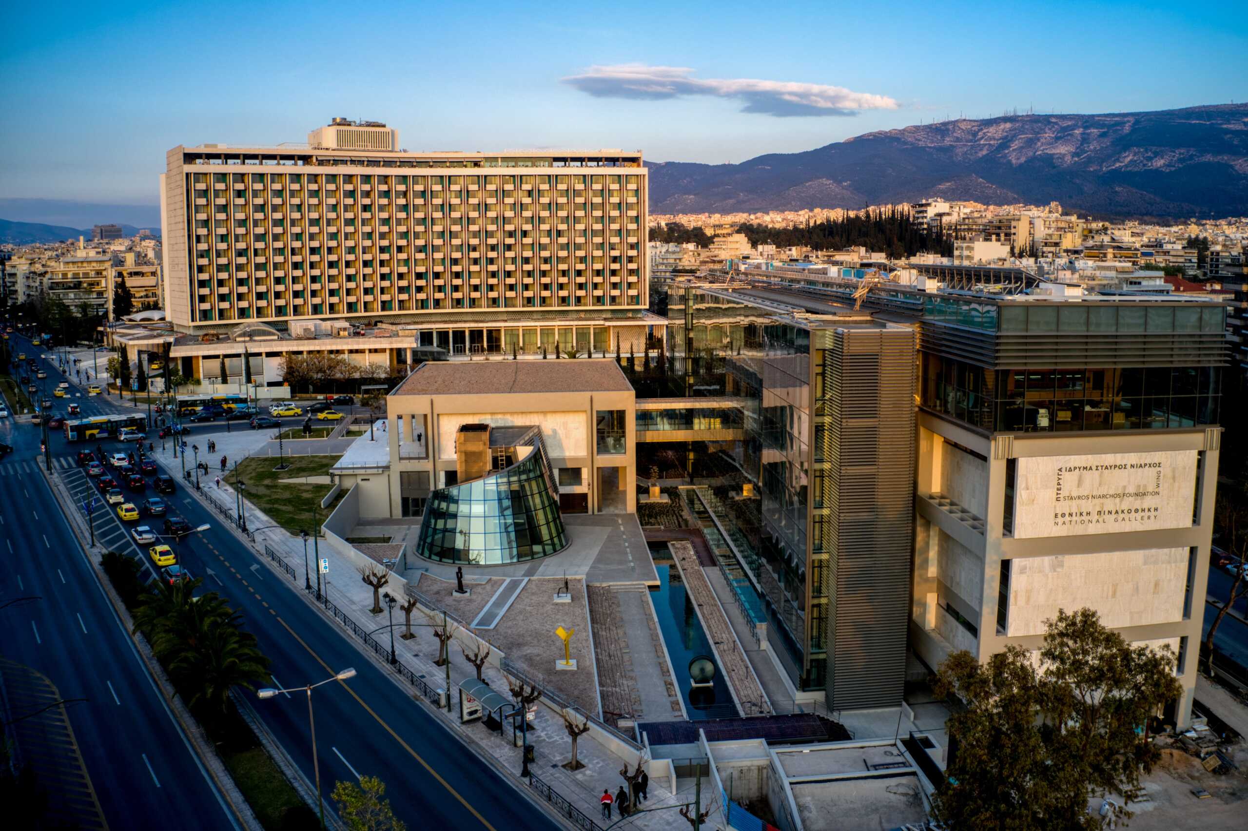 Hilton: Το ξενοδοχείο που άλλαξε την Αθήνα