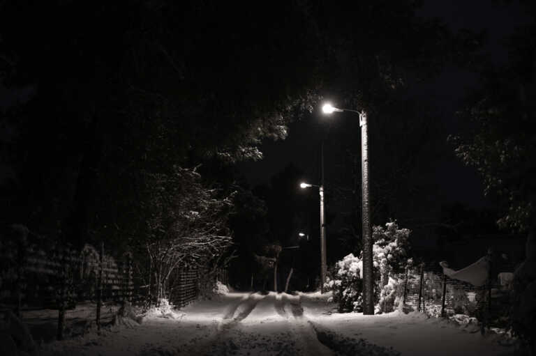 Περιπέτεια στα χιόνια για πέντε εκδρομείς στο Ζαγόρι - Τους απεγκλώβισε η ΕΜΑΚ