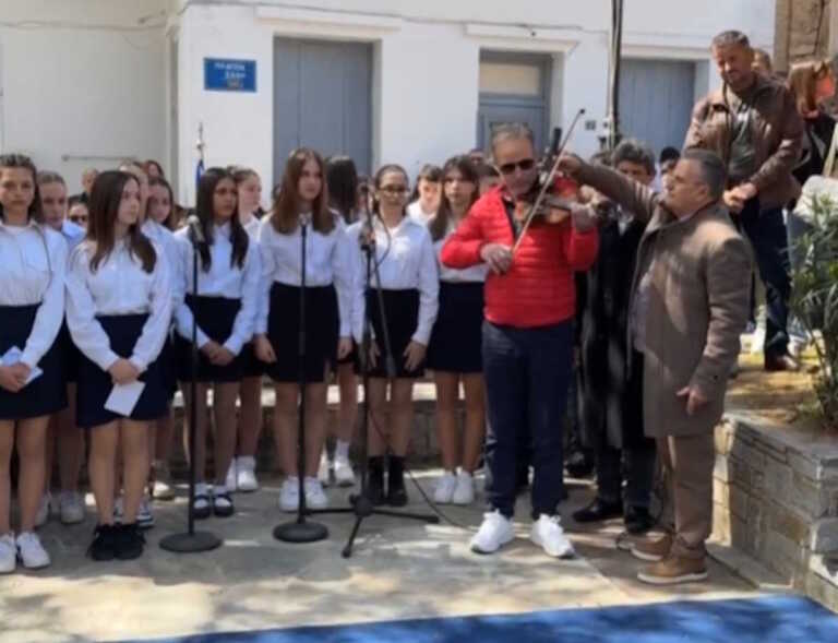 Συγκίνηση και περηφάνεια στην Εύβοια - Βιολιστής έπαιξε τον εθνικό ύμνο