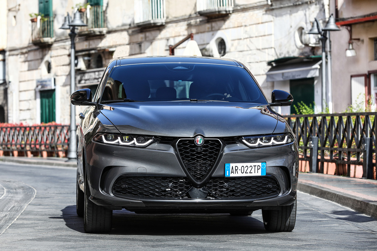 Alfa Romeo Tonale PHEV Q4 Sprint: Οδηγικό πάθος και υψηλή αισθητική με άμεση παράδοση