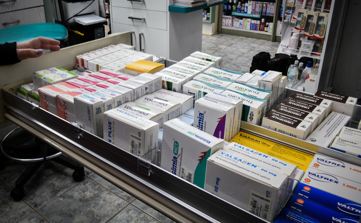 Πλαφόν στα φάρμακα και πρόστιμα στους γιατρούς: Τι προβλέπει το νομοσχέδιο