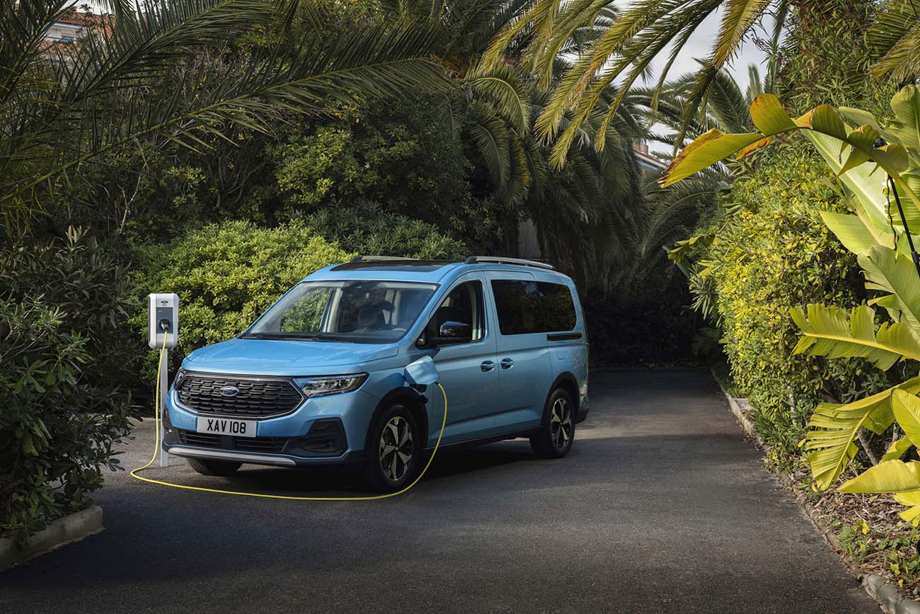 Ford Tourneo Connect: Αυξημένη ευελιξία με το νέο Plug-In Hybrid σύστημα μετάδοσης κίνησης