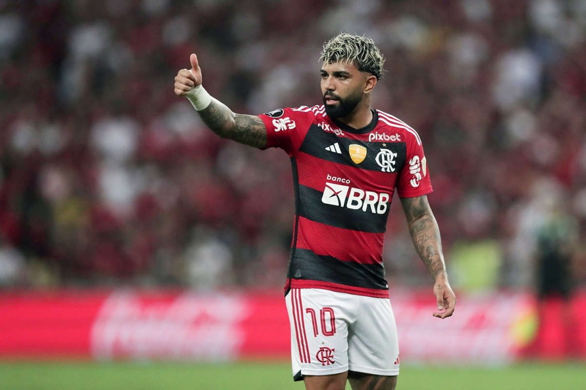 epa10783827 Gabriel Barbosa of Flamengo reacts during the Copa Libertadores round of 16 soccer match between Flamengo and Olimpia at Maracana stadium in Rio de Janeiro, Brazil, 03 August 2023.  EPA