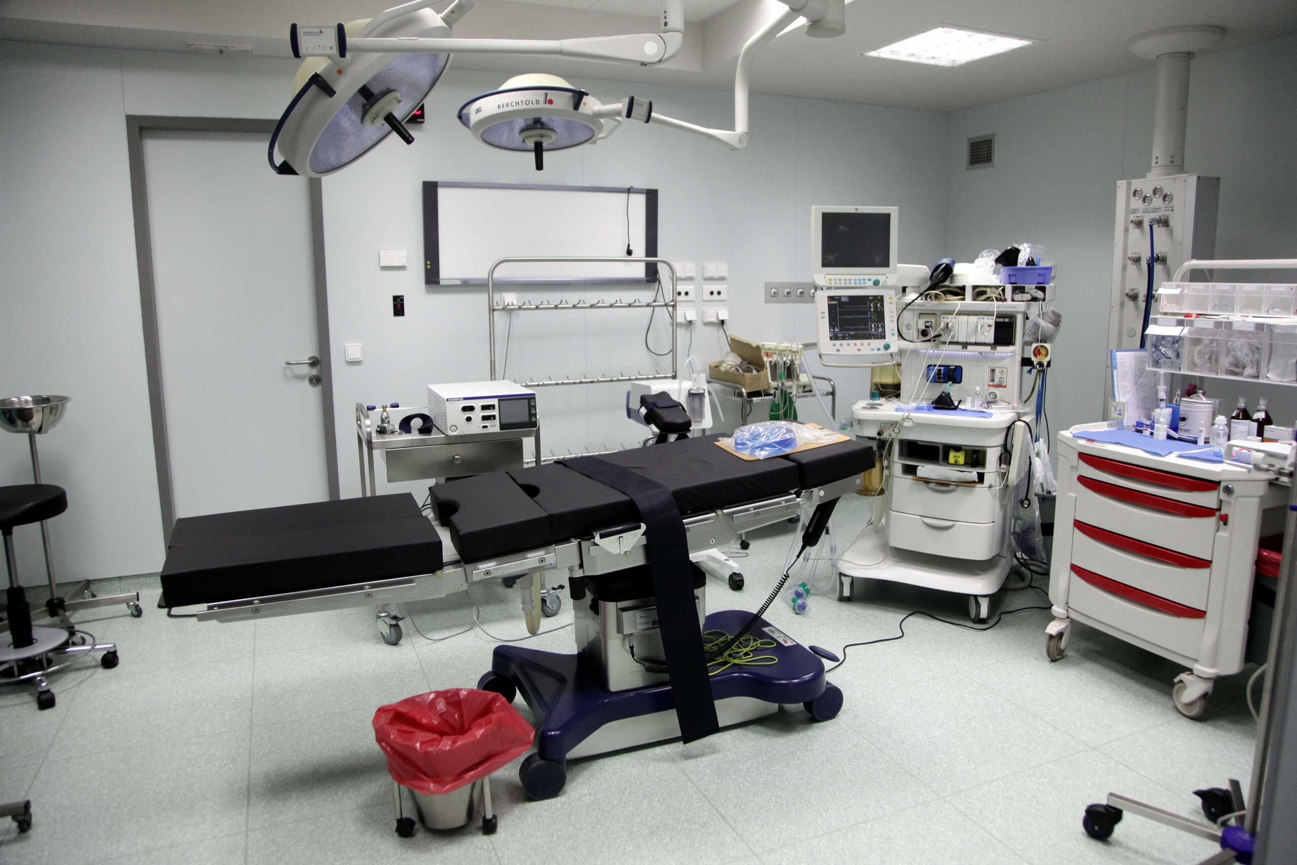 Νομοσχέδιο για προσέλκυση γιατρών στα απογευματινά χειρουργεία και αμοιβές στους εργαστηριακούς