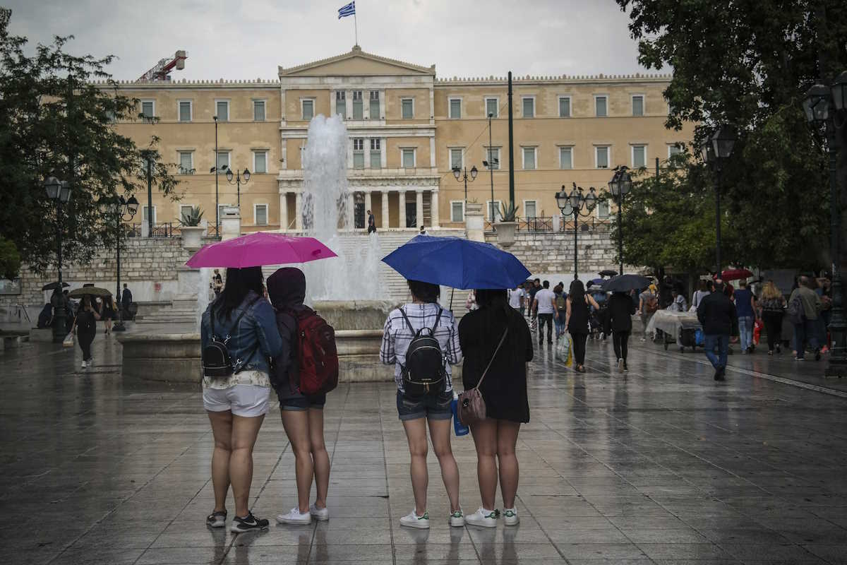 Ανοιξιάτικη μπόρα στην Αθήνα το Σάββατο 5 Μαΐου 2018.
(EUROKINISSI