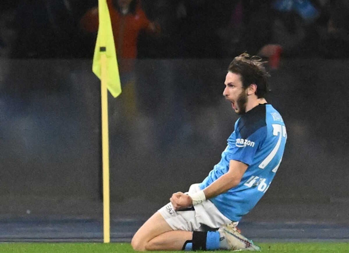 epa10515719 Napoli's midfielder Khvicha Kvaratskhelia celebrates after scoring the 1-0 goal during the Italian Serie A soccer match betweem SSC Napoli and Atalanta BC, in Naples, Italy, 11 March 2023.  EPA