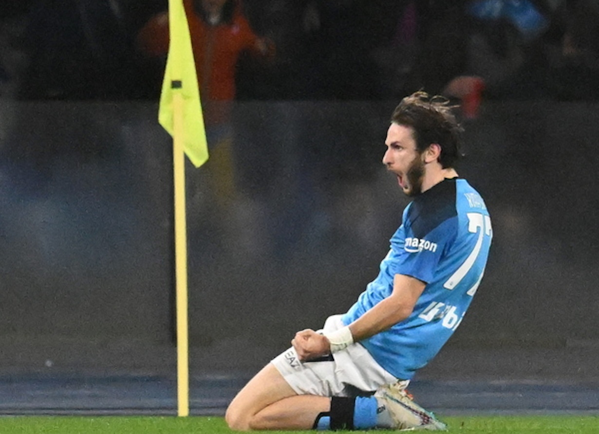 epa10515719 Napoli's midfielder Khvicha Kvaratskhelia celebrates after scoring the 1-0 goal during the Italian Serie A soccer match betweem SSC Napoli and Atalanta BC, in Naples, Italy, 11 March 2023.  EPA