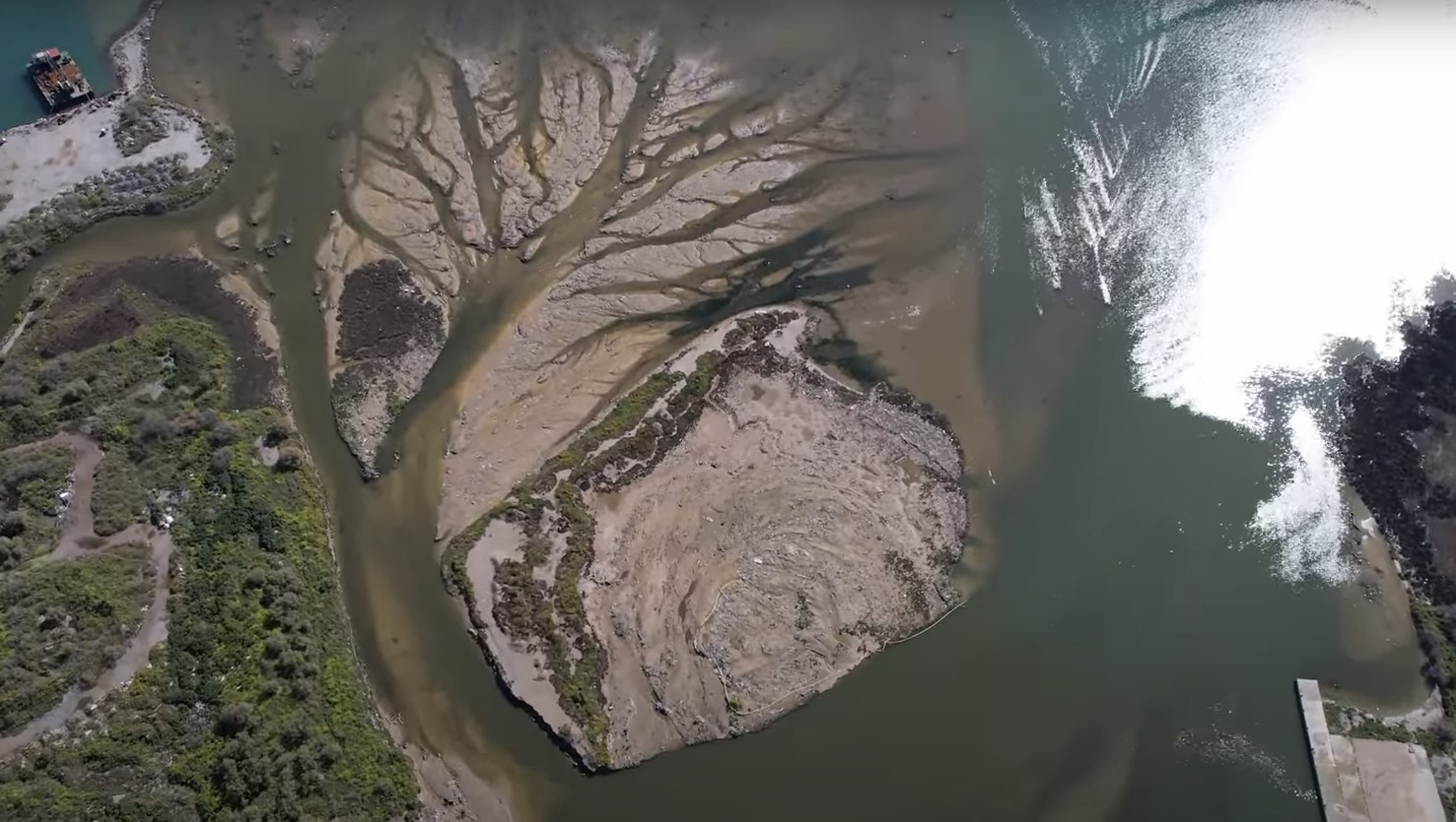 Λίμνη Κάρλα: Τι φταίει και δεν υποχωρούν τα νερά και ποιοι κίνδυνοι ελλοχεύουν – Πανοραμικές εικόνες