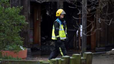 Βρετανία: Στο νοσοκομείο ένοικοι διαμερισμάτων που τυλίχτηκαν στις φλόγες