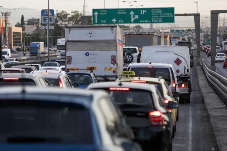 Τα μέτρα της Τροχαίας για την έξοδο του τριημέρου της Καθαράς Δευτέρας - Απαγόρευση κυκλοφορίας φορτηγών