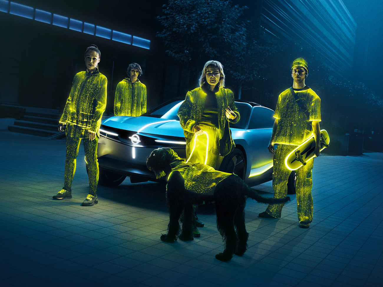 Το Opel Experimental βλέπει στο σκοτάδι: «Ζωγραφίζοντας με το Φως»