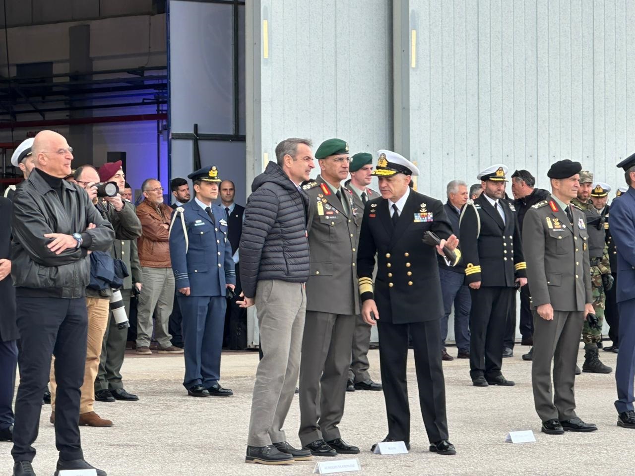 Μήνυμα Μητσοτάκη στην Τουρκία από την υποδοχή των ελικοπτέρων Romeo: Οφείλουμε να είμαστε προσηνείς αλλά ποτέ αφελείς