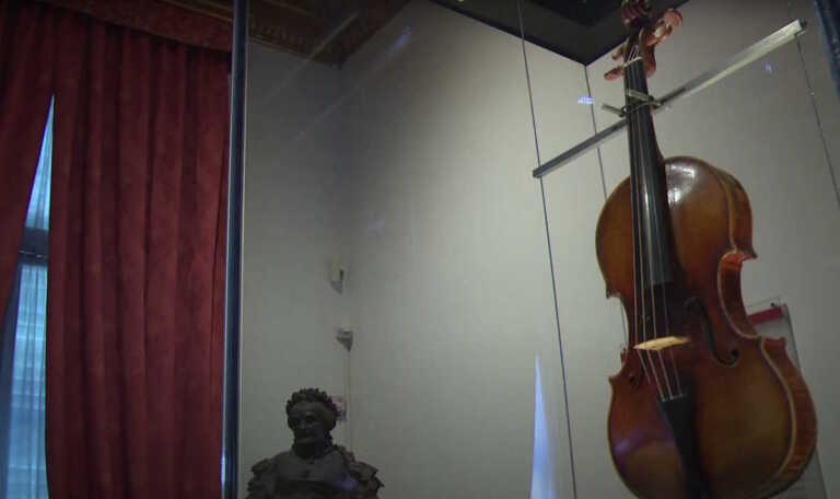 Το 300 ετών διασημότερο βιολί στον κόσμο αποκαλύπτει τα «μυστικά» του - Το αγαπημένο «κανόνι» του Παγκανίνι