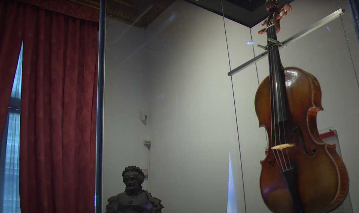 The most famous violin in the world, 300 years old, reveals its “secrets”