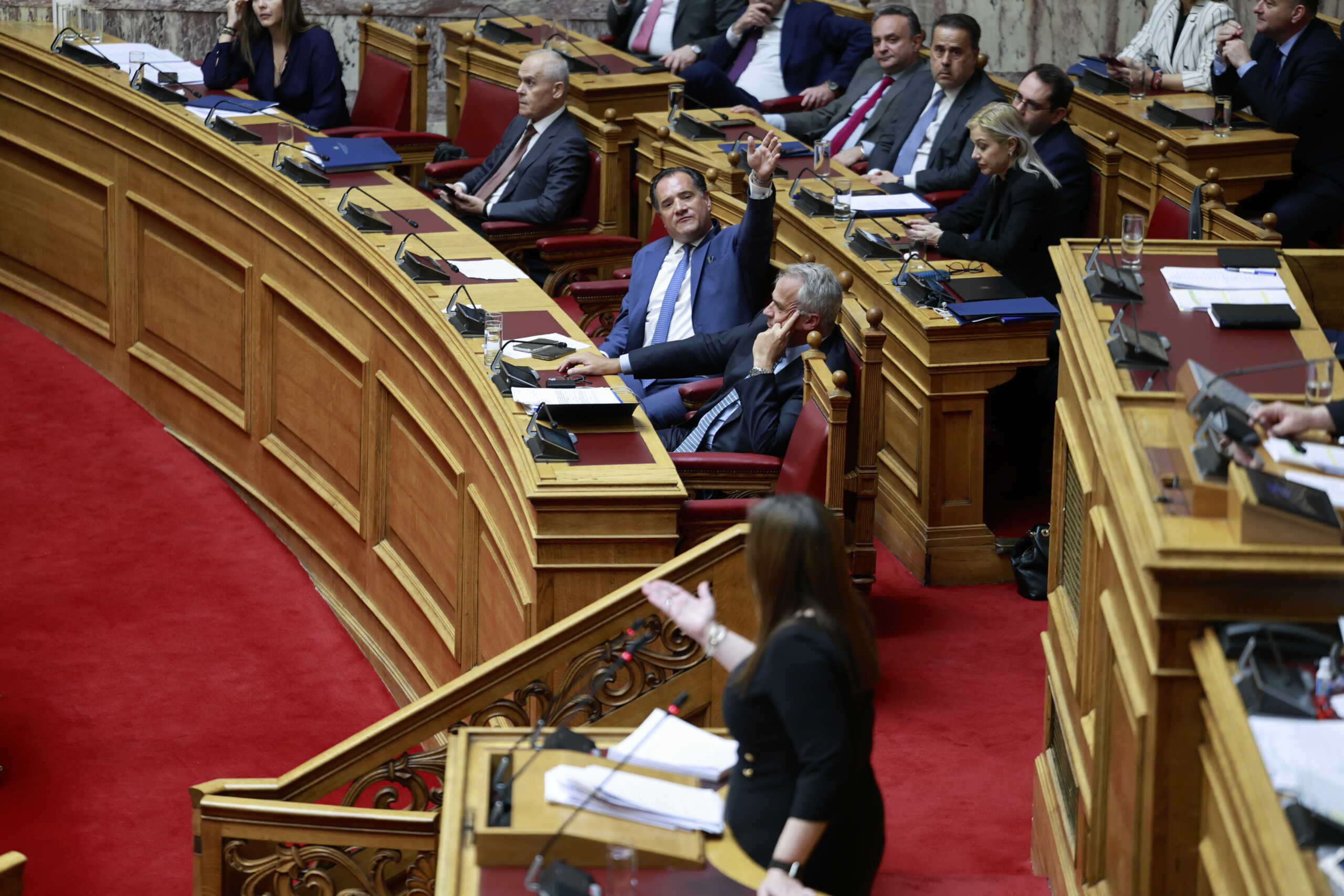 Δεύτερη ημέρα της συζήτησης στην Ολομέλεια της Βουλής της πρότασης δυσπιστίας στην κυβέρνηση που κατέθεσε ο πρόεδρος του ΠΑΣΟΚ-Κινήματος Αλλαγής Νίκος Ανδρουλάκης, με αφορμή το δημοσίευμα του "Βήματος της Κυριακής" για αλλοίωση των διαλόγων του σταθμάρχη της Λάρισας με τους μηχανοδηγούς το βράδυ της 28ης Φεβρουαρίου 2023, όταν και συνέβη η πολύνεκρη σύγκρουση αμαξοστοιχιών στα Τέμπη, Τετάρτη 27 Μαρτίου 2024. Την πρόταση δυσπιστίας του ΠΑΣΟΚ-Κινήματος Αλλαγής στηρίζουν ΣΥΡΙΖΑ-Προοδευτική Συμμαχία, ΚΚΕ, Νέα Αριστερά, Ελληνική Λύση και Πλεύση Ελευθερίας.  
(ΓΙΩΡΓΟΣ ΚΟΝΤΑΡΙΝΗΣ