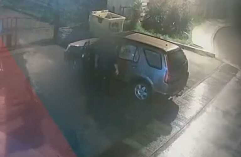 Λάρισα: Βίντεο με τον γιατρό στο αυτοκίνητο που κατηγορείται ότι ασέλγησε στην 3,5 ετών κόρη του