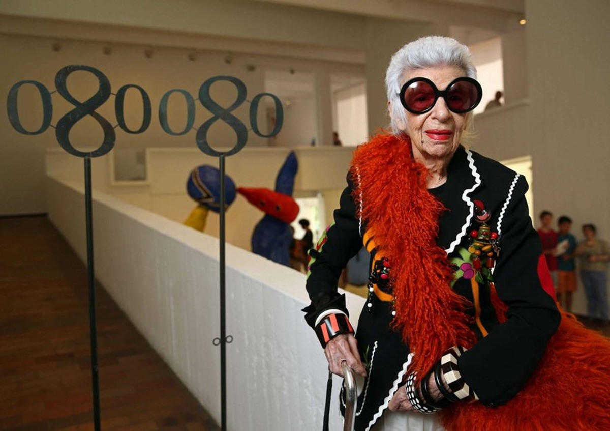 Ίρις Άπφελ: Πέθανε σε ηλικία 102 η εκκεντρική επιχειρηματίας και fashion icon