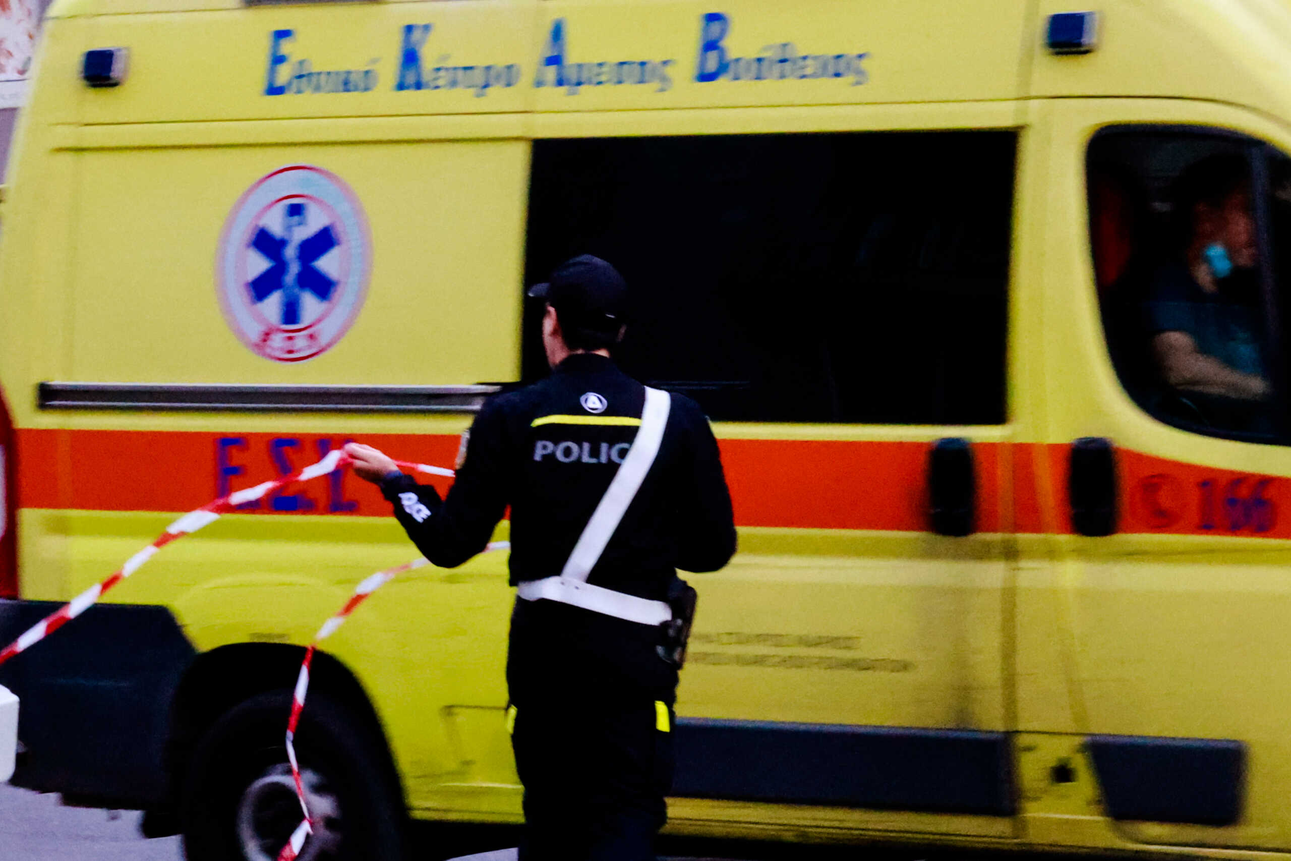 Θεσσαλονίκη: 19χρονος έπεσε από τον τρίτο όροφο πολυκατοικίας και νοσηλεύεται σε σοβαρή κατάσταση
