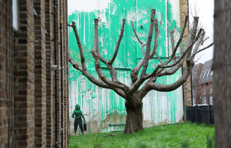 Το νέο έργο τέχνης του Banksy που κοσμεί το Λονδίνο - Το μήνυμά του για το περιβάλλον