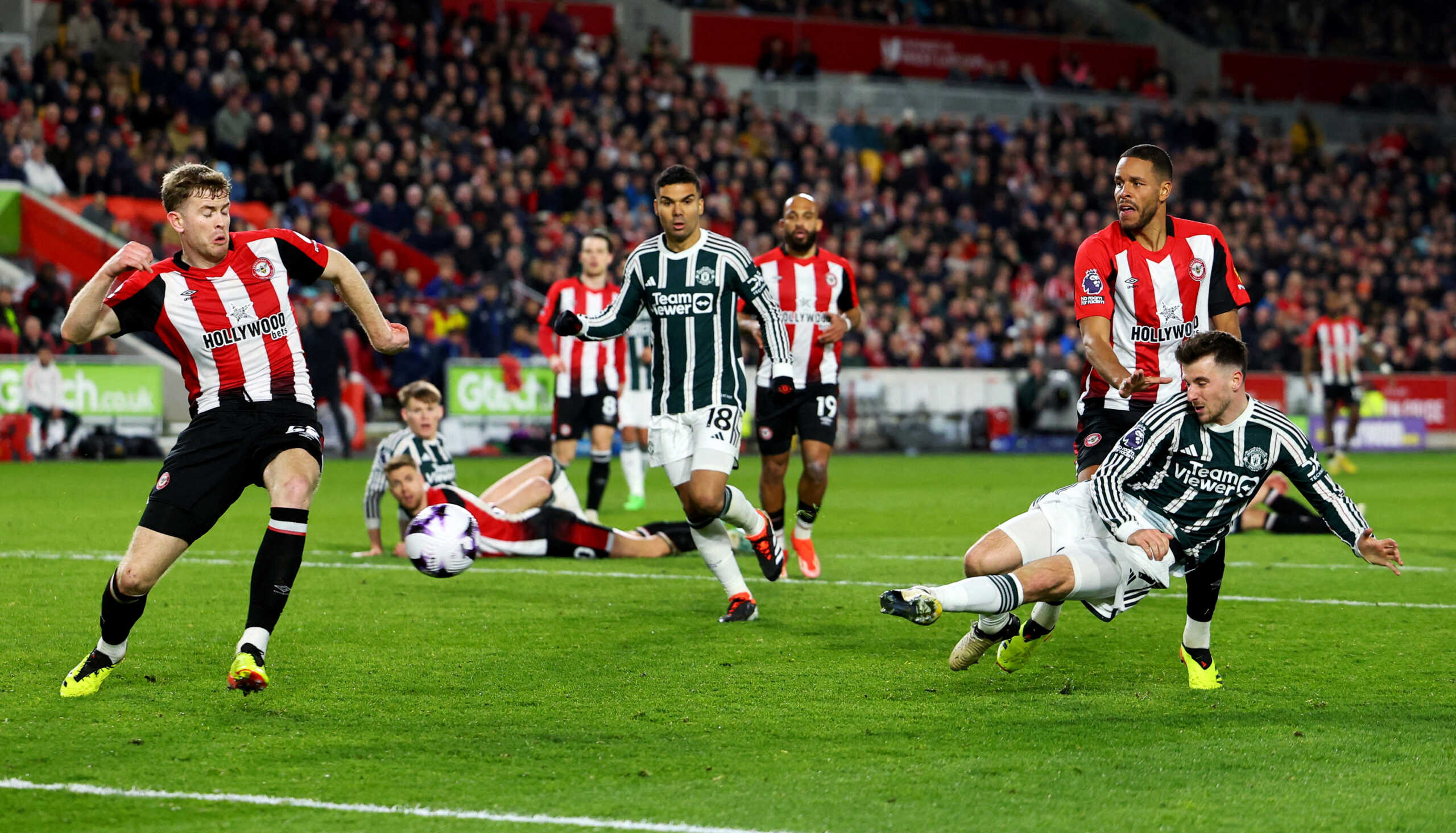 Soccer Football - Premier League - Brentford v Manchester United - Brentford Community Stadium, London, Britain - March 30, 2024 Manchester United's Mason Mount scores their first goal REUTERS