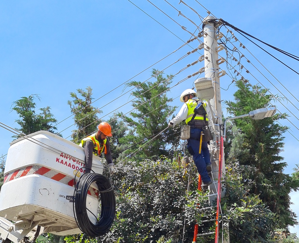 FTTH σε 1,7 εκατ. νοικοκυριά το 2025