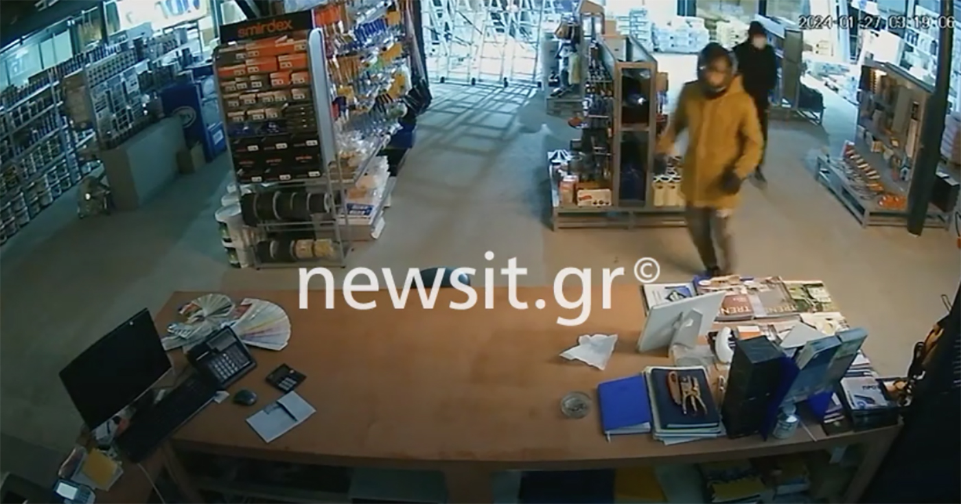Μπούκαραν με ΙΧ σε καταστήματα – Καρέ – καρέ σε βίντεο ντοκουμέντα η δράση της συμμορίας